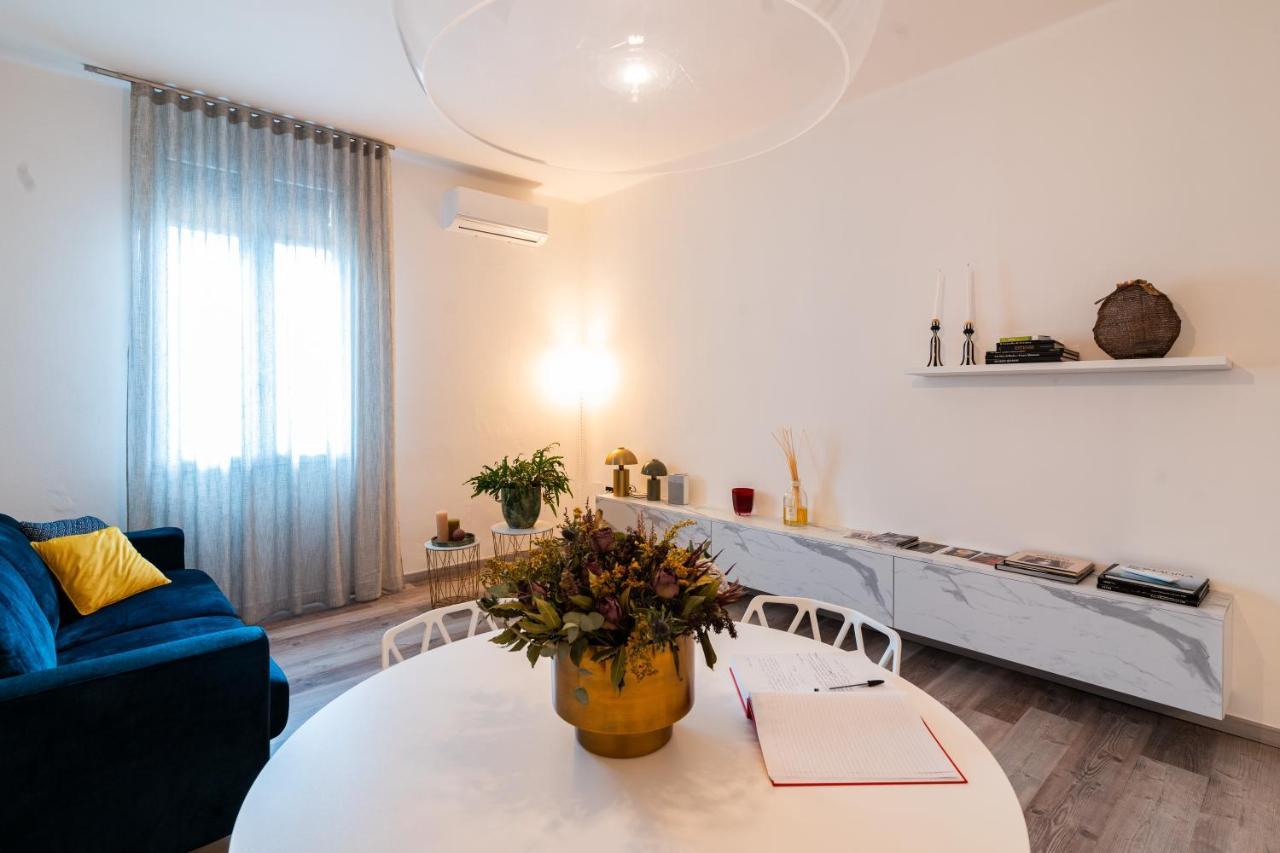 Sacrati 39 Apartment Ferrara Bagian luar foto
