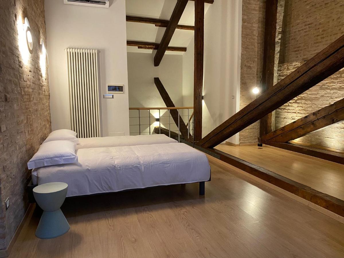 Sacrati 39 Apartment Ferrara Bagian luar foto