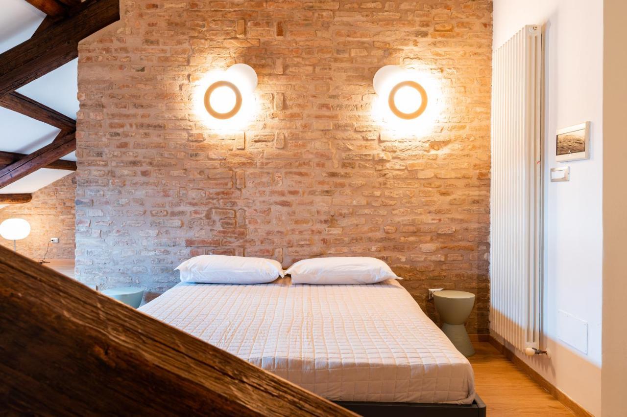 Sacrati 39 Apartment Ferrara Bagian luar foto